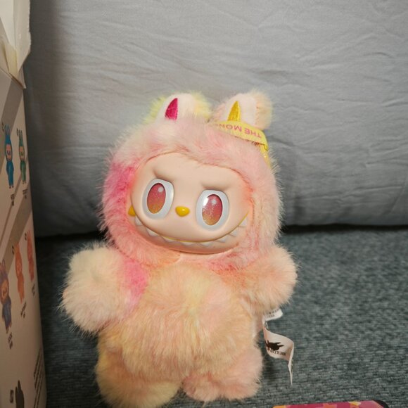 Pop Mart Authentic Loyalty Big Into Energy Labubu - Picture 2 of 5